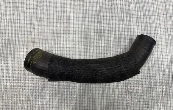 Maserati Levante Intercooler hose/pipe 670031965