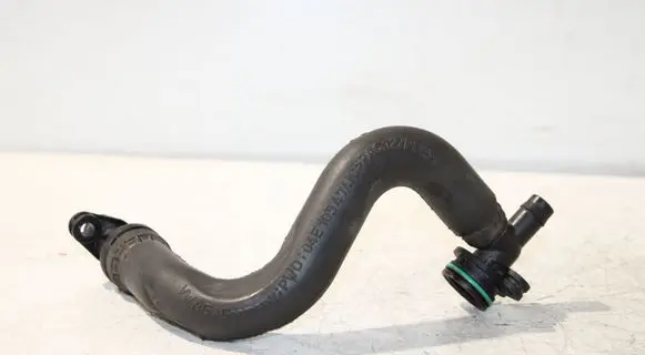 Volkswagen PASSAT B8 Breather/breather pipe/hose 04E103474K