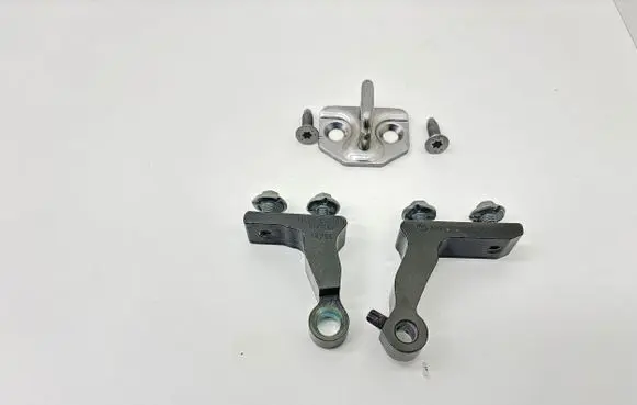 Rear door hinge set
