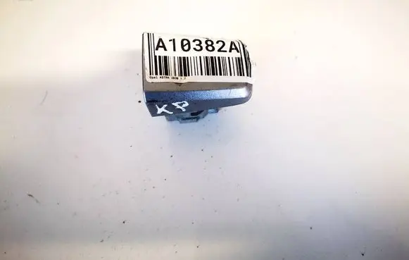 Opel Astra H Front door lock (next to the handle) 