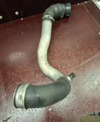 Intercooler hose/pipe