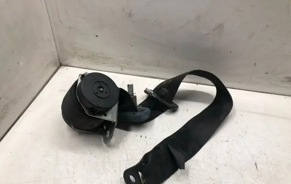 Mitsubishi Colt Rear seatbelt MN108300