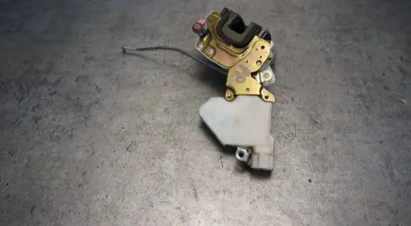 Nissan Almera Front door lock 8055289918