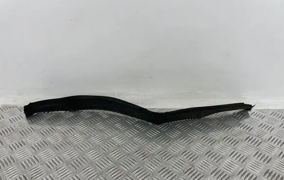 Mercedes-Benz C W204 Engine compartment rubber