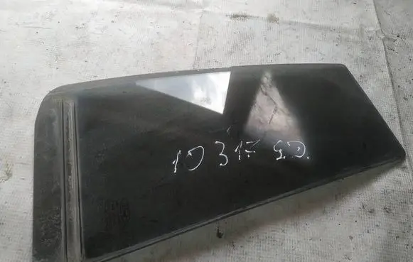 Rear vent window glass