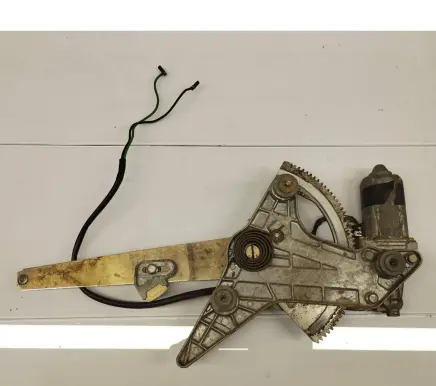 Mercedes-Benz S W126 Rear door window regulator motor 1267350211 0130821036