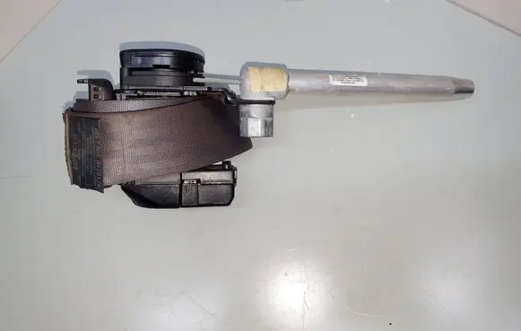 Middle seatbelt (rear)