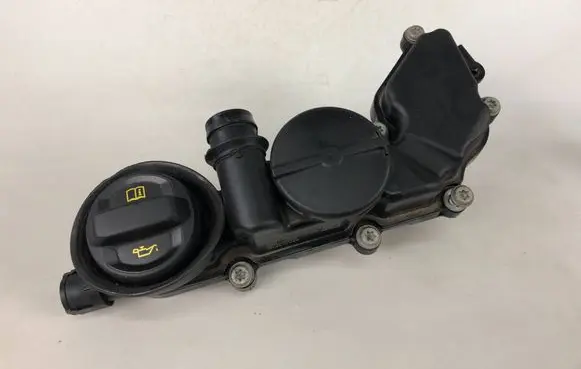 Volkswagen Golf VIII Oil breather separator 05E103495AH