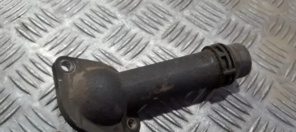 Volkswagen PASSAT B5 Engine coolant pipe/hose 06B121121