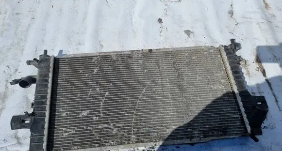 Opel Astra H Coolant radiator 13143570