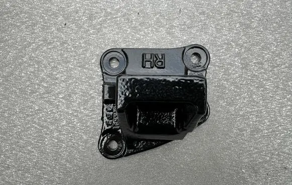 Nissan Patrol Y61 Sway bar bush bracket, front 54631VC700