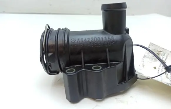 Mercedes-Benz Sprinter W906 Engine coolant pipe/hose A6422001156