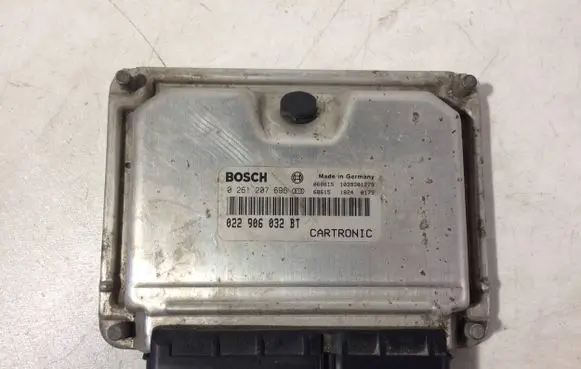Porsche Cayenne (9PA) Engine control unit/module 022906032BT 0261207696