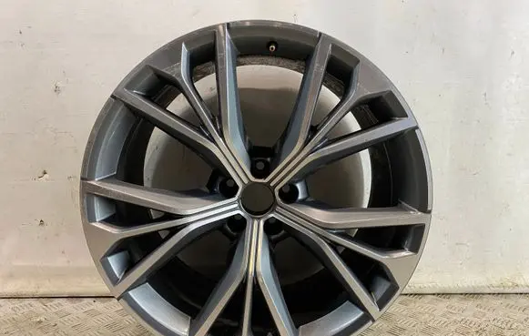 Audi Q8 R21 alloy rim 4M8601025S