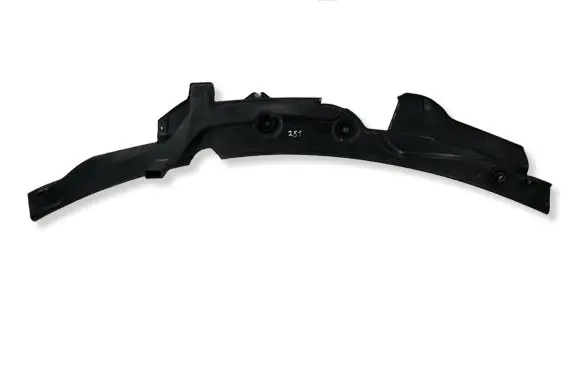 Mercedes-Benz R W251 Wiper trim 2518300028