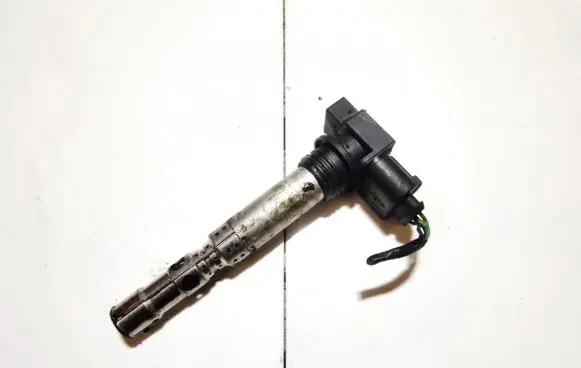 Volkswagen Fox High voltage ignition coil R1304C00100 0132344216