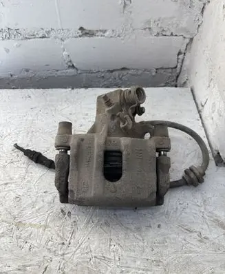 Ford Kuga II Rear brake caliper 