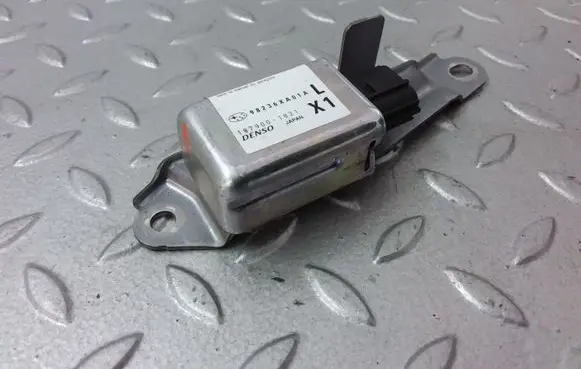 Subaru B9 Tribeca Airbag deployment crash/impact sensor 98236XA01A 1879001821