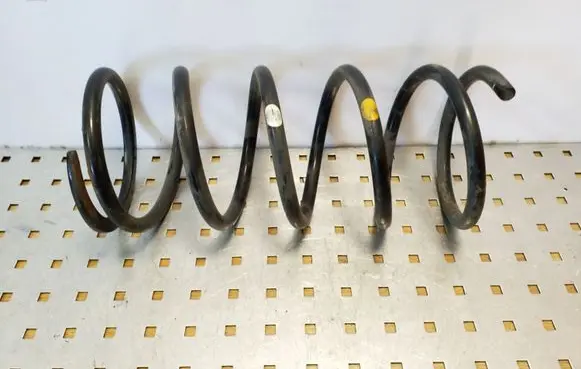Suzuki Grand Vitara II Front coil spring