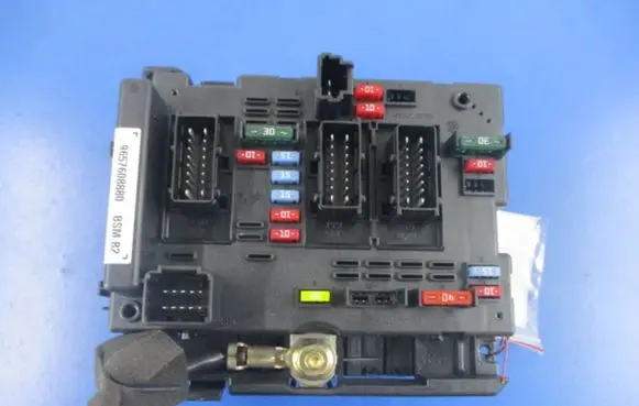 Peugeot 206 CC Fuse box set 9657608880