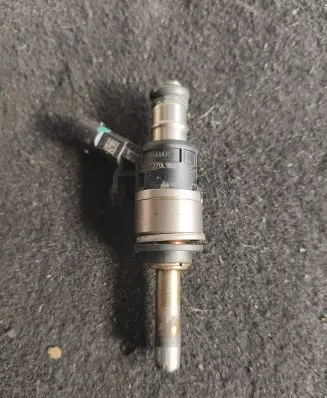 Volkswagen Golf VII Fuel injector 06k906036k