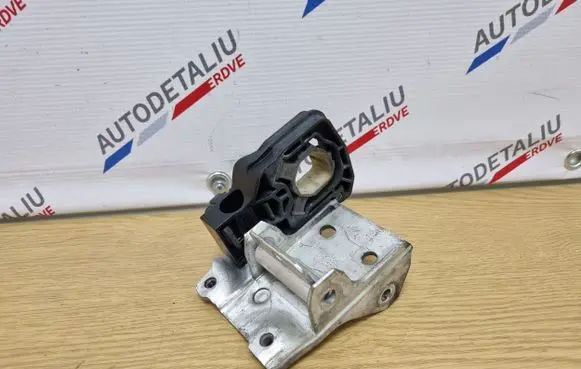 BMW 5 F10 F11 Radiator mount bracket 7186513 7207151