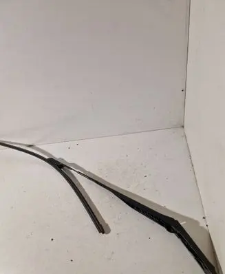 Toyota C-HR I Front wiper blade arm 8876