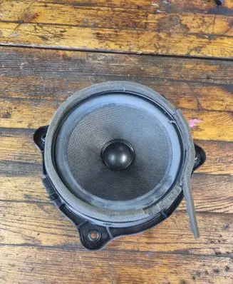 Land Rover Range Rover L322 Front door speaker XQM000200