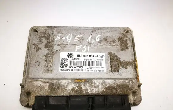 Volkswagen Golf VI Engine control unit/module 06A906033JA
