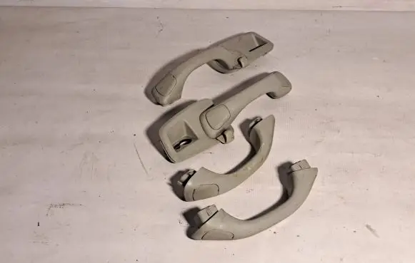 Volvo V70 A set of handles for the ceiling 