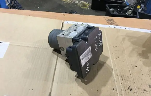 BMW X5 F15 ABS Pump 6864798 6864801