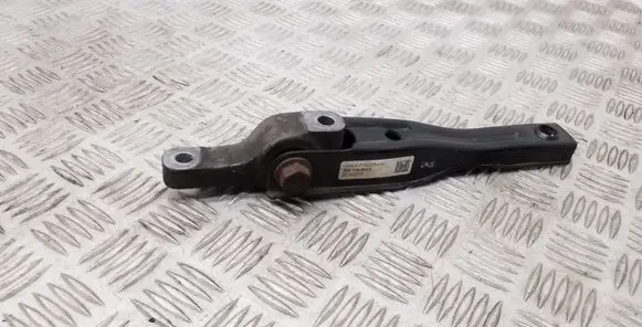 Volkswagen PASSAT B8 Engine mount bracket 5Q0199855P