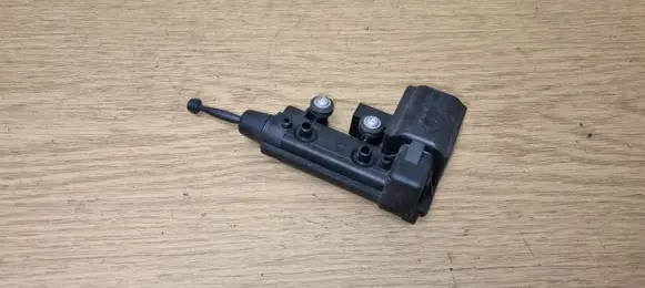 BMW 3 E46 Vent window/glass motor 67158238743