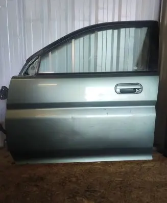 Honda HR-V Front door