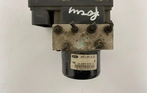 Ford Focus ABS Pump 2M512M110E J5F4F2660X 5WK84031