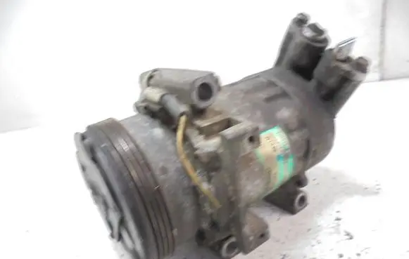 Renault Twingo I Air conditioning (A/C) compressor (pump) 8200037058