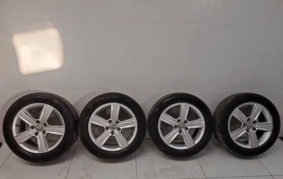 Volkswagen Golf Sportsvan R16 C winter tire 5G0601025BN
