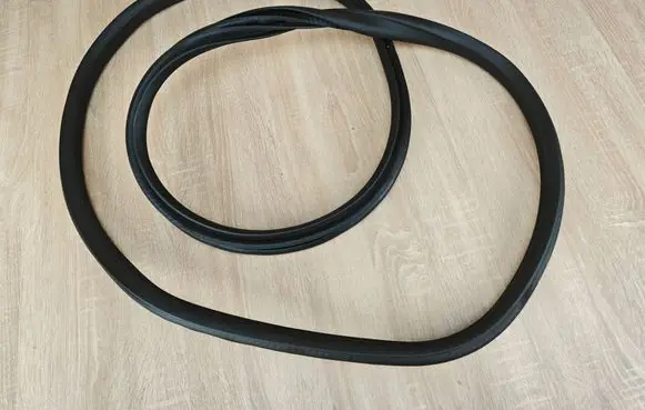BMW 4 G22 G23 G24 G26 Front door rubber seal 7482945