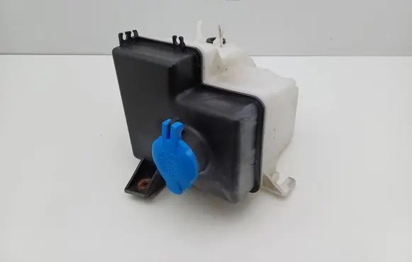 Hyundai Getz Windshield washer fluid reservoir/tank 986101C001