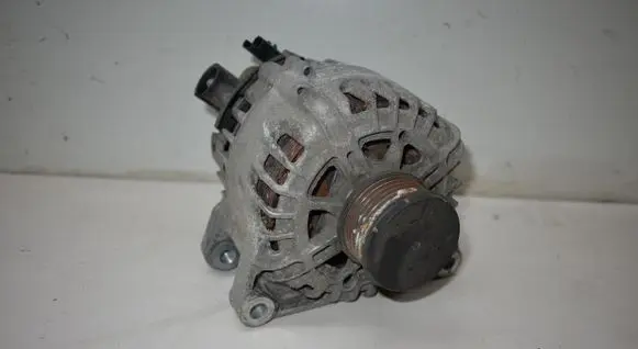 Peugeot 208 Generator/alternator 9835689480