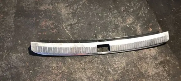 Trunk/boot sill cover protection