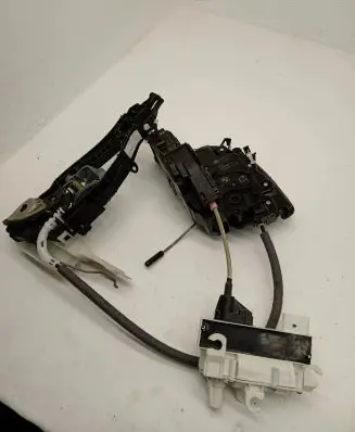 BMW 7 G11 G12 Front door lock 2581908