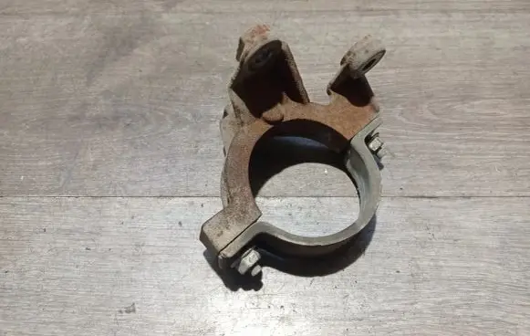 Volvo V40 Driveshaft support bearing bracket 