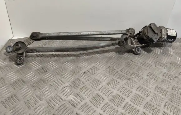 Nissan Qashqai Front wiper linkage and motor 12345