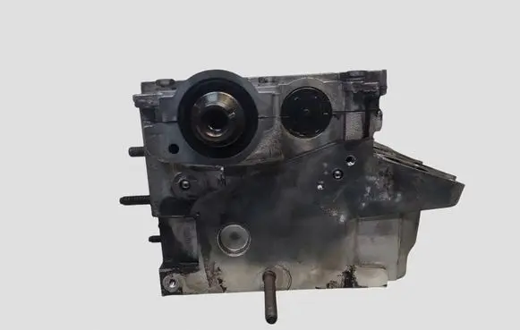 Volkswagen Golf VI Engine head 03L103373A 03L103286A