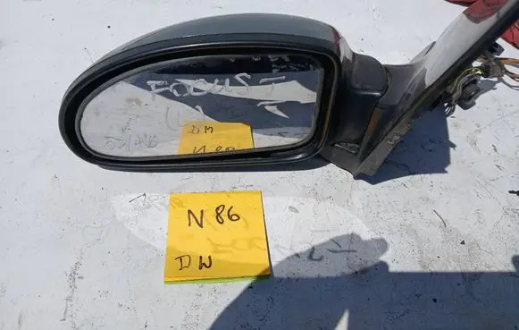 Ford Focus Front door electric wing mirror