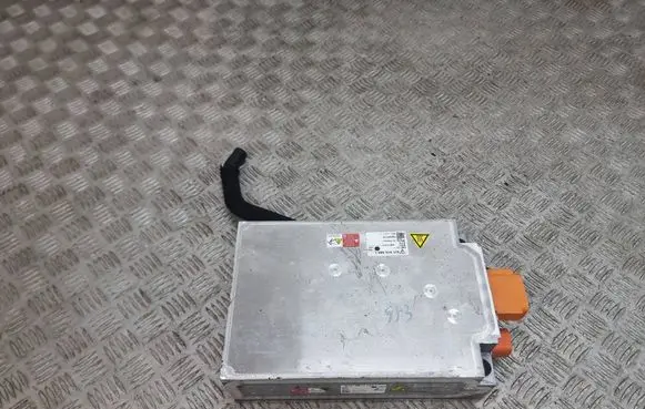 Voltage converter inverter