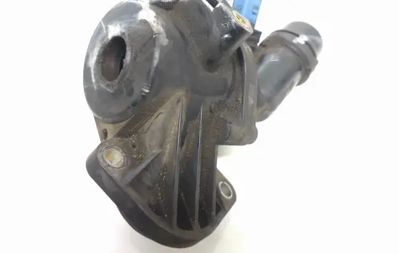 Audi A4 S4 B7 8E 8H Thermostat housing 06B121111K