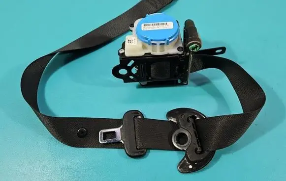 Toyota Aygo AB40 Front seatbelt 732200H040 IMPRK1542861