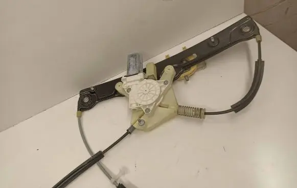 BMW 6 F06 Gran coupe Front door window regulator with motor 9030287